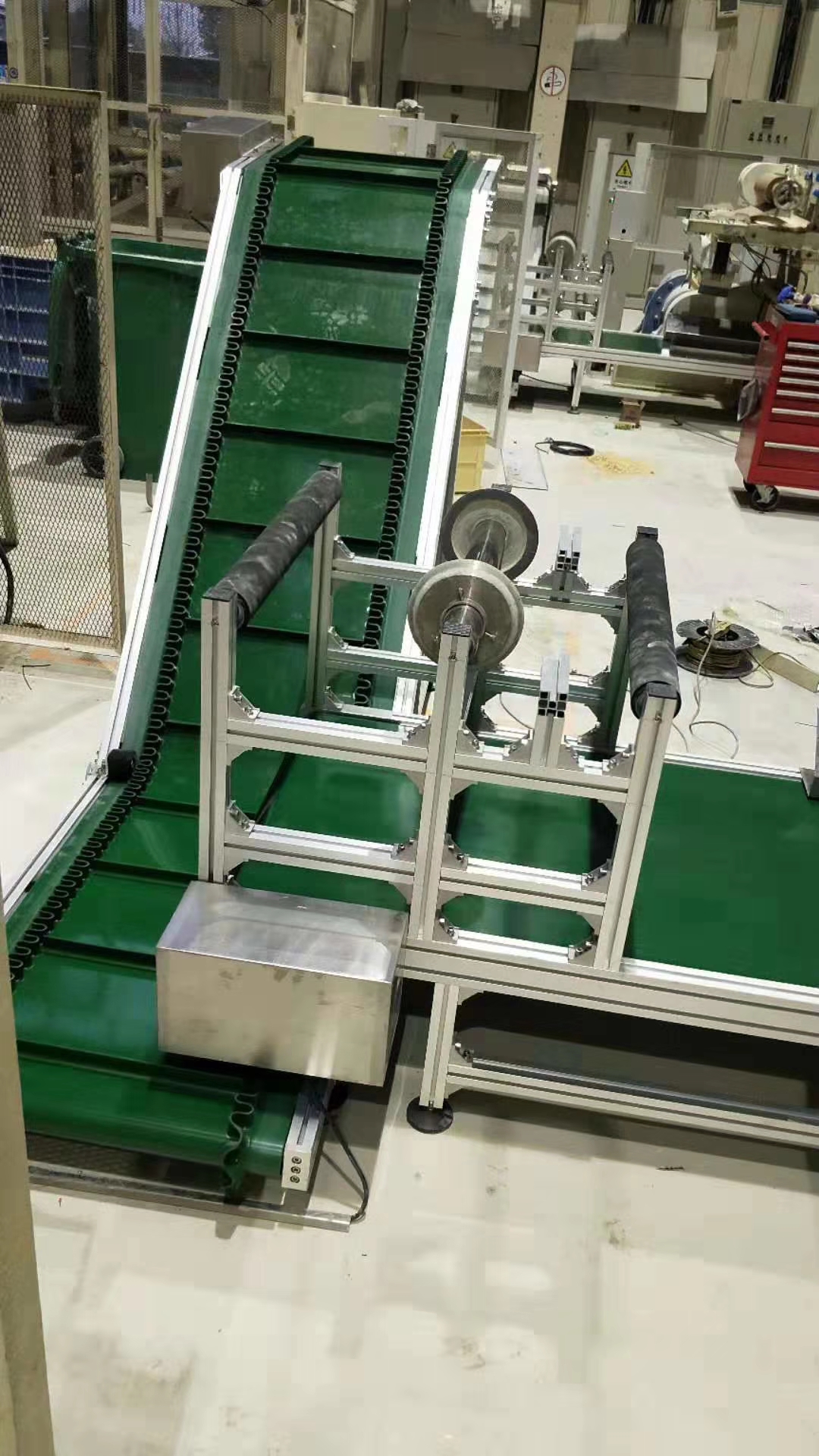 擋板濰坊皮帶輸送機.jpg
